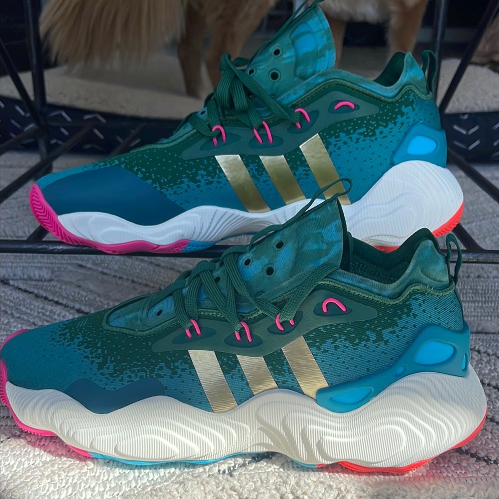 Adidas Trae Young 3. Size 10.5 (M) 11.5 (W)